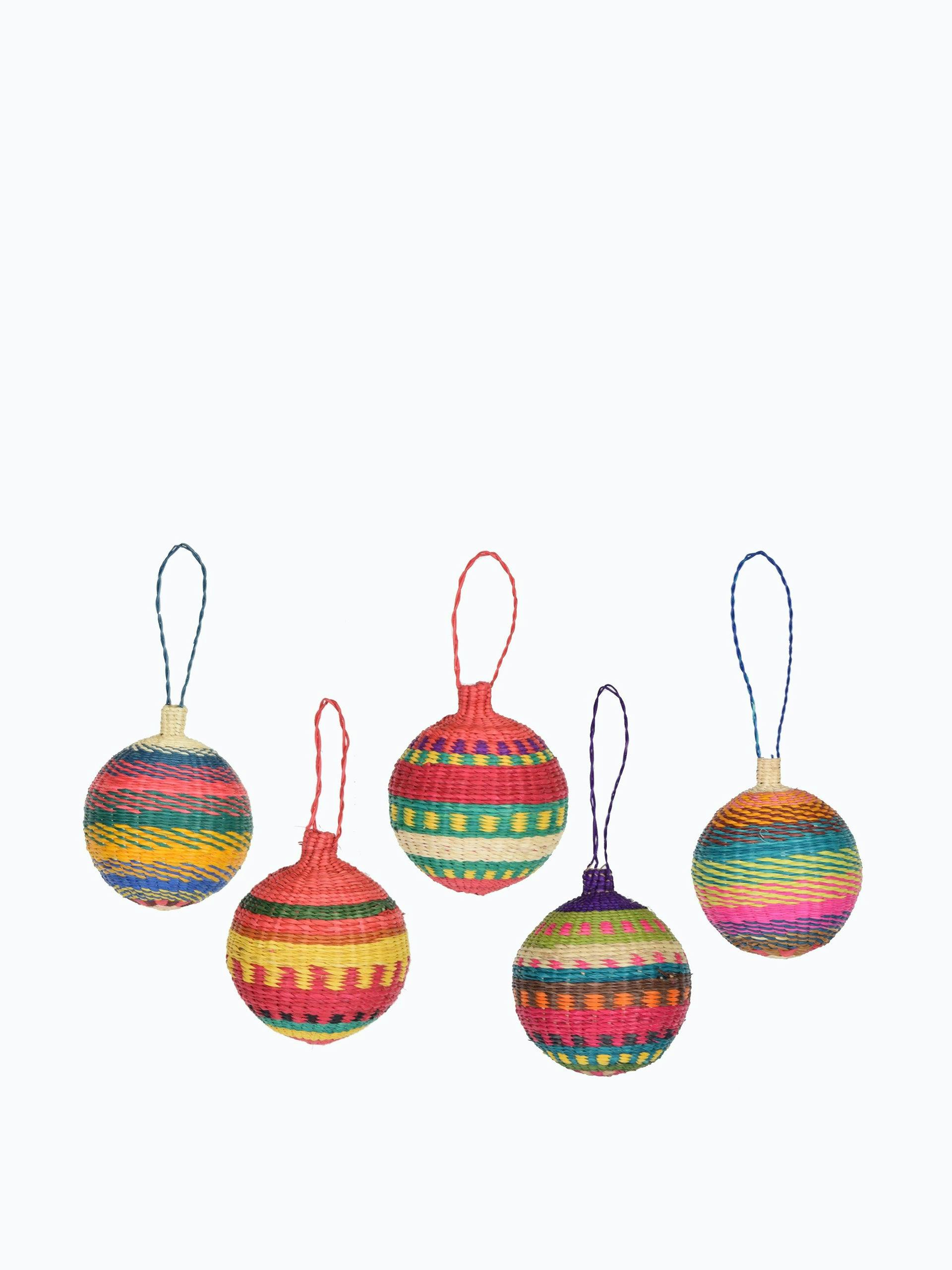 Colombian string baubles